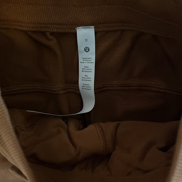 Lululemon women’s joggers - size 0 - Picture 2 of 2